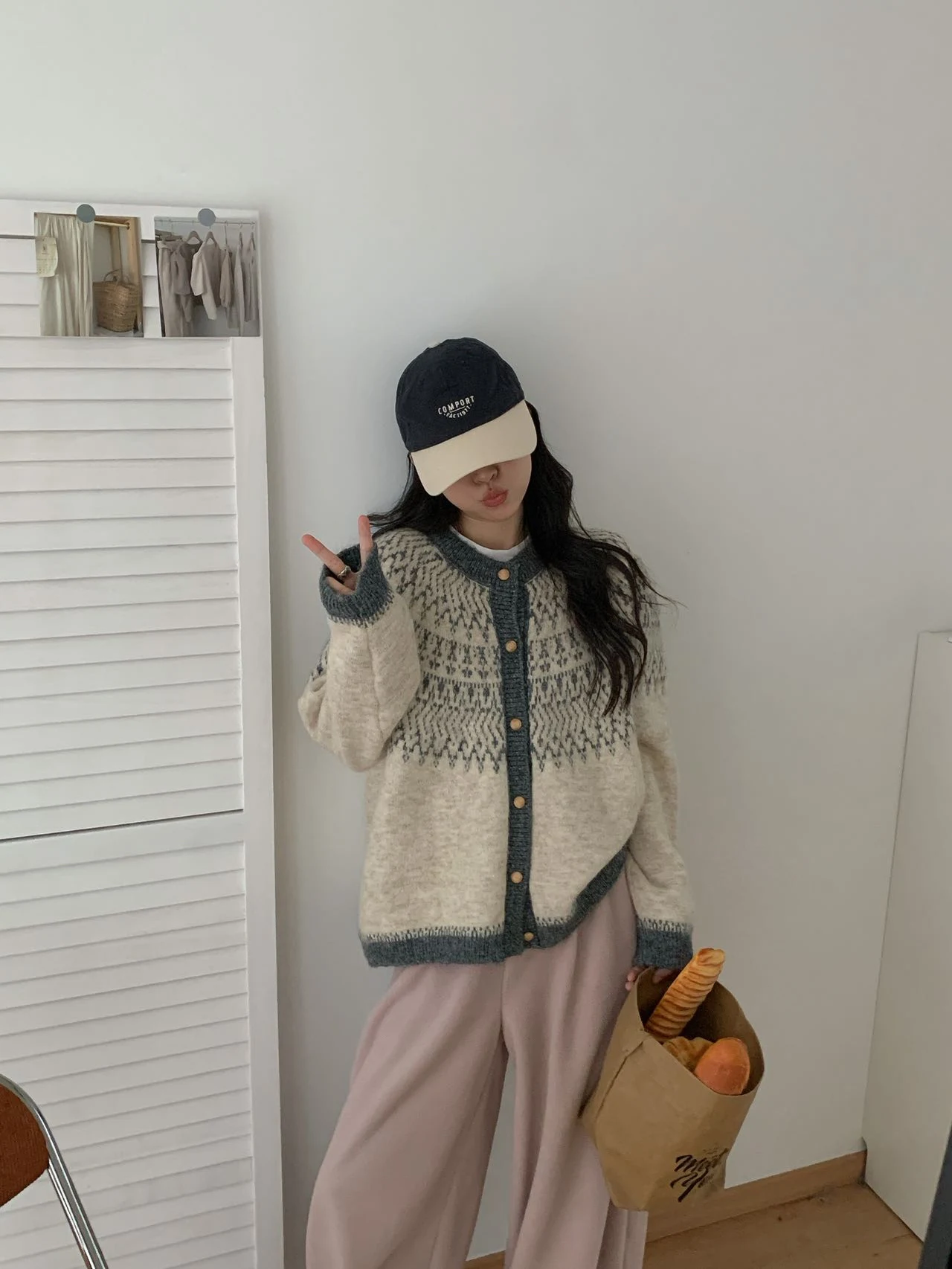 Цветной вязаный свитер в стиле ретро, свободная женская верхняя одежда, корейский Sle, осень-зима, Новое поступление, мягкий свитер Fce Island
Цветной вязаный свитер в стиле ретро, свободная женская верхняя одежда, корейский Sle, осень-зима, Новое поступление, мягкий свитер Fce Island