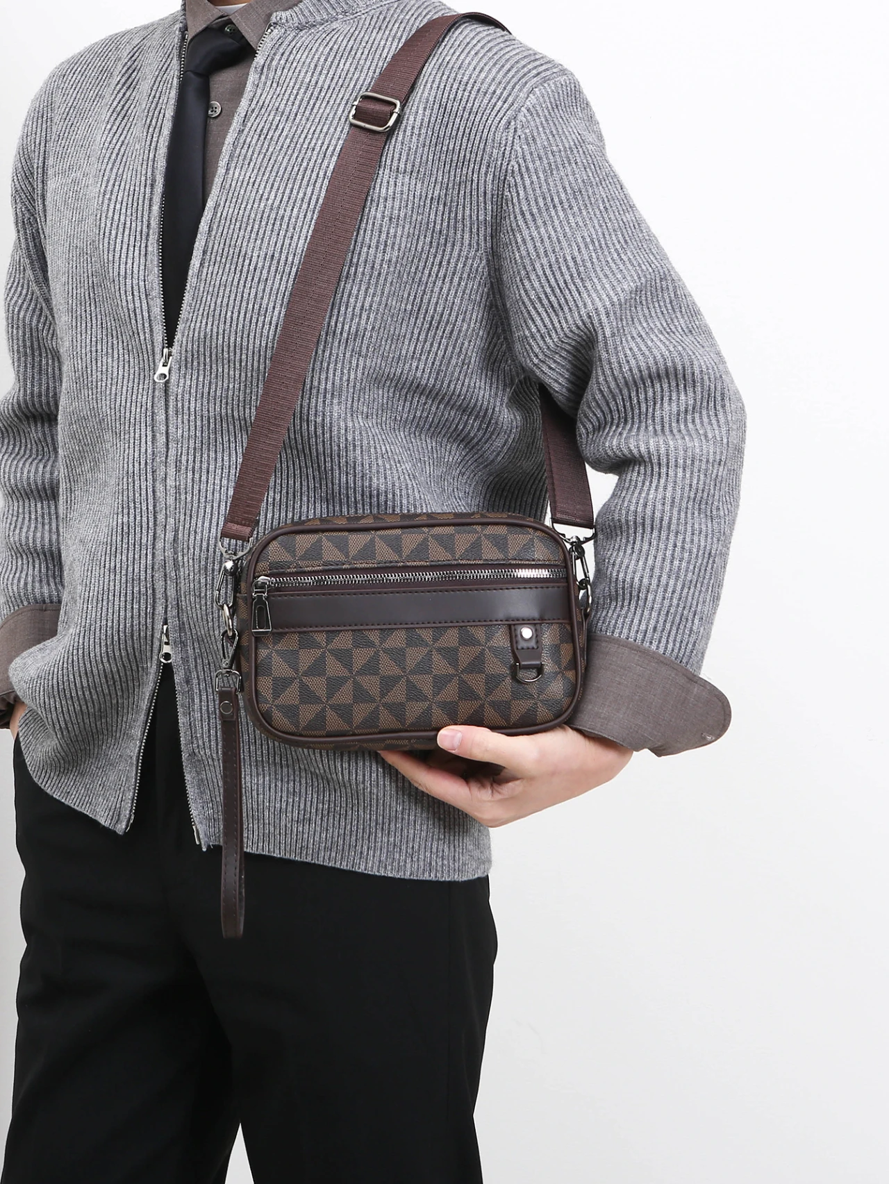 Fashionable men's PU popular shoulder bag crossbody bag handbag сумка bolsos para hombre shoulder bags bag for man bolsos 슬링백
Fashionable men's PU popular shoulder bag crossbody bag handbag сумка bolsos para hombre shoulder bags bag for man bolsos 슬링백
