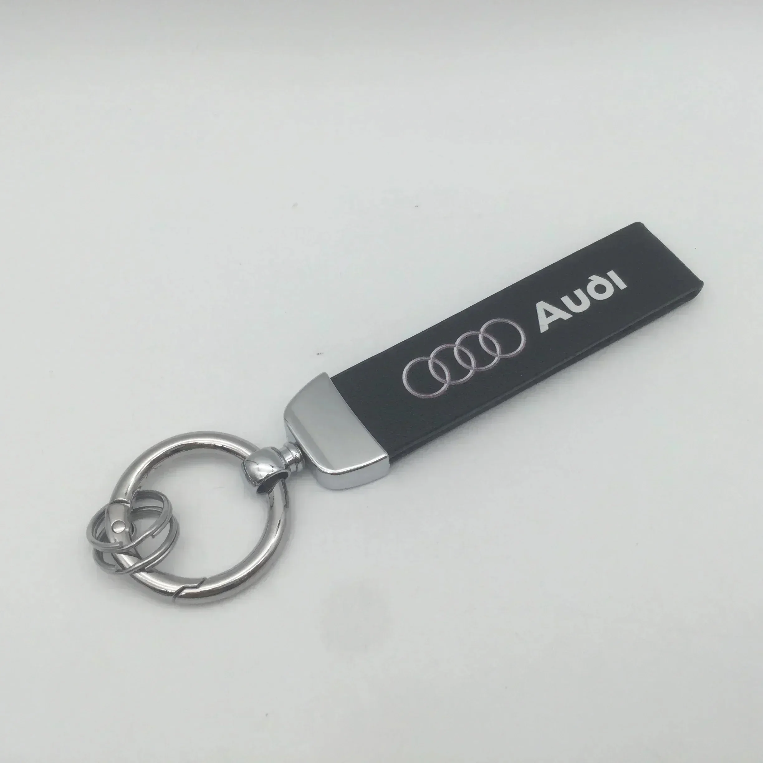 1pcs 3D Metal+Leather for Audi Car Key Ring Emblem Keychain key chain Keyring badge Decal styling Accessories
1pcs 3D Metal+Leather for Audi Car Key Ring Emblem Keychain key chain Keyring badge Decal styling Accessories