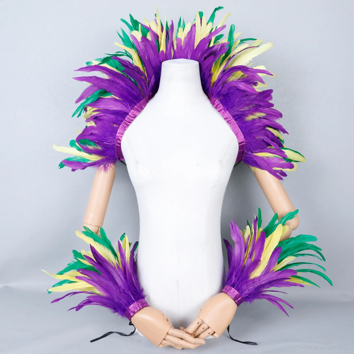 Gothic Style Feather Cloak Fashion Accessory for Halloween Party Masquerade and Show
Gothic Style Feather Cloak Fashion Accessory for Halloween Party Masquerade and Show