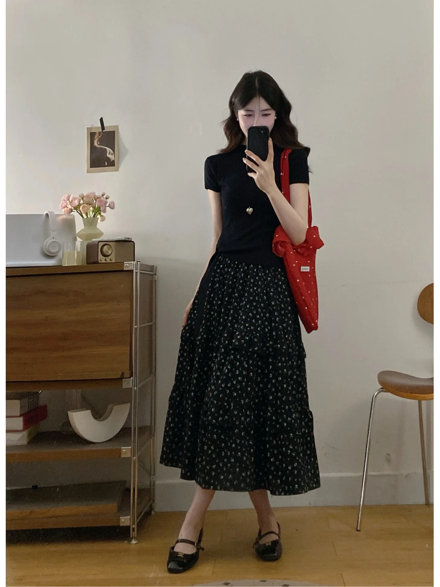 plus Size Casual Floral Print Short Sleeve Two-Piece Set High Waist A-Line Skirt Pure Color Summer Fashion Ensemble for Women
plus Size Casual Floral Print Short Sleeve Two-Piece Set High Waist A-Line Skirt Pure Color Summer Fashion Ensemble for Women