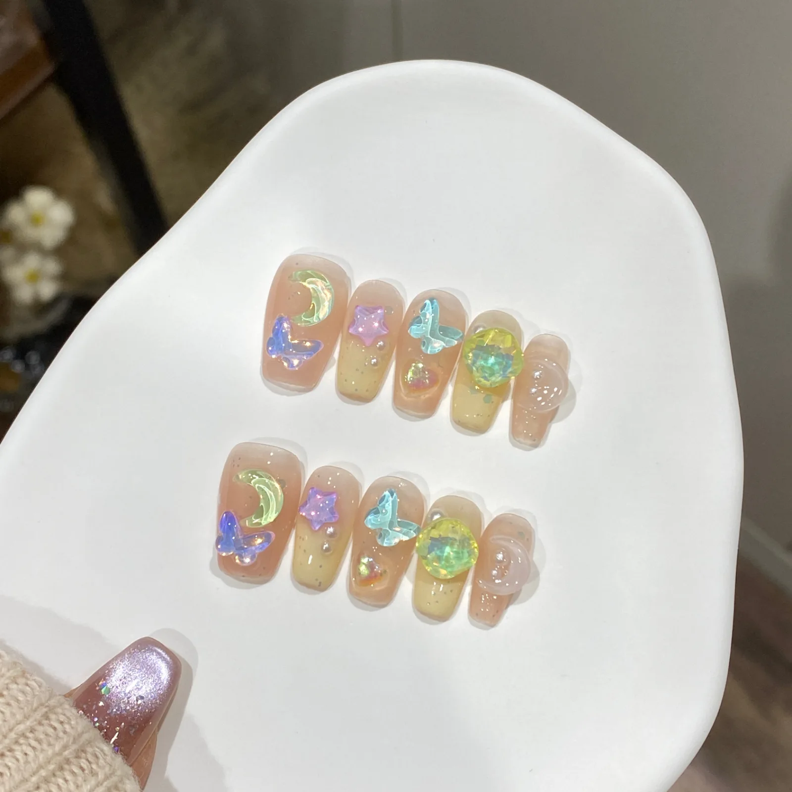 10pcs of Dopamine Green Diamond Pure Desire Handmade Nails with Cute Bows Stars and Moons Light Purple Short Nails for Women Set
10pcs of Dopamine Green Diamond Pure Desire Handmade Nails with Cute Bows Stars and Moons Light Purple Short Nails for Women Set