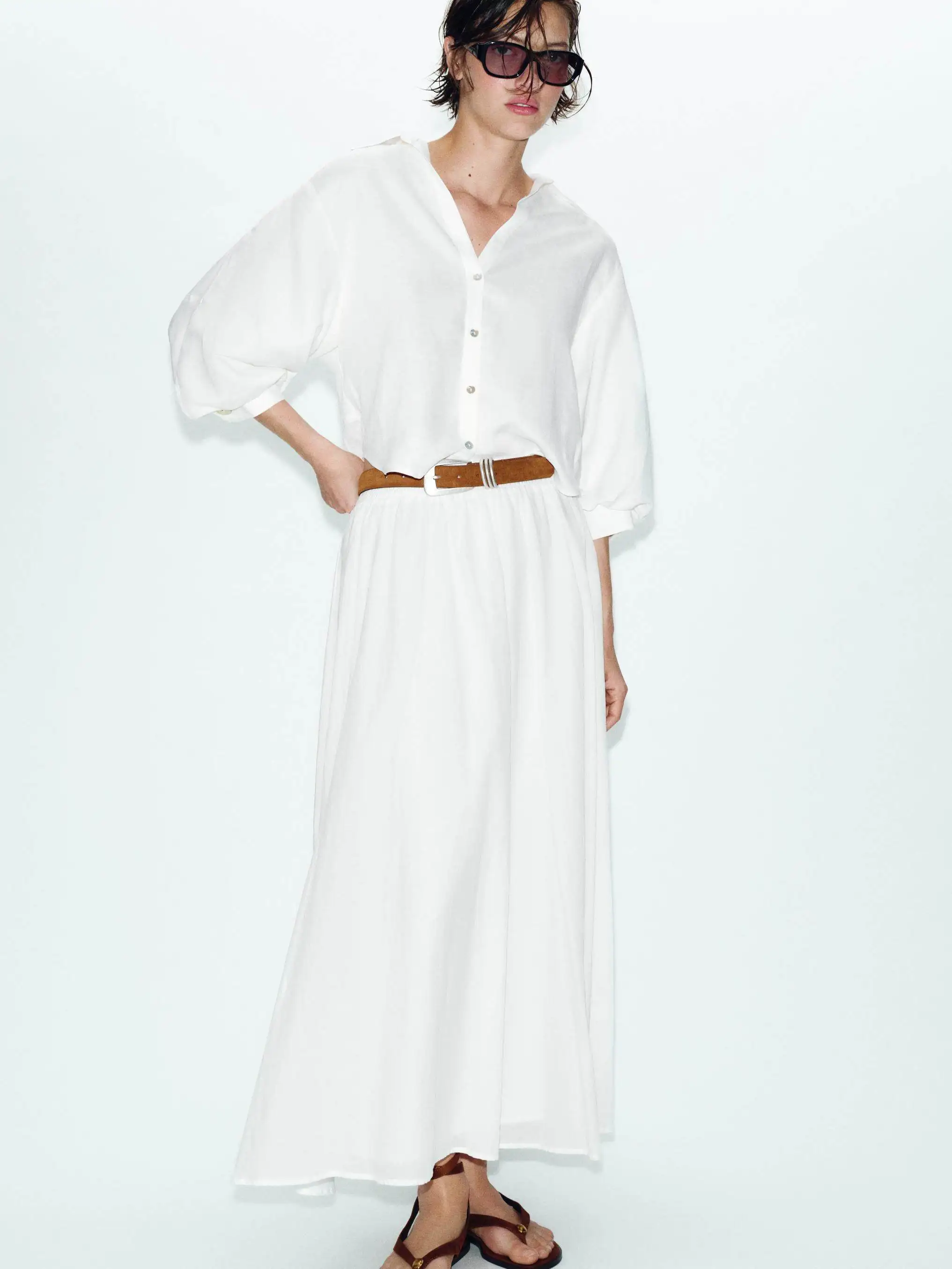 Spring New Arrival Women's Shirt Stand Collar V Neck Bubble Sleeve Fashionable Casual Elegant White Red Colors Available
Spring New Arrival Women's Shirt Stand Collar V Neck Bubble Sleeve Fashionable Casual Elegant White Red Colors Available