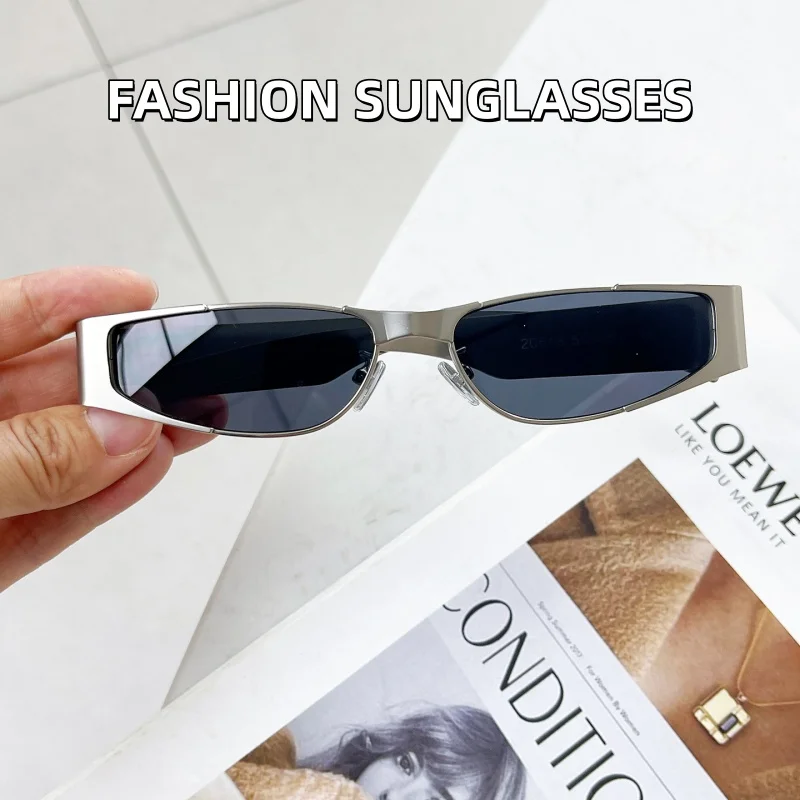 New Narrow Frame Metal Sunglasses Female Hip-hop Personality Street Photography UV Resistant Glasses UV400 Shades Eyewear
New Narrow Frame Metal Sunglasses Female Hip-hop Personality Street Photography UV Resistant Glasses UV400 Shades Eyewear