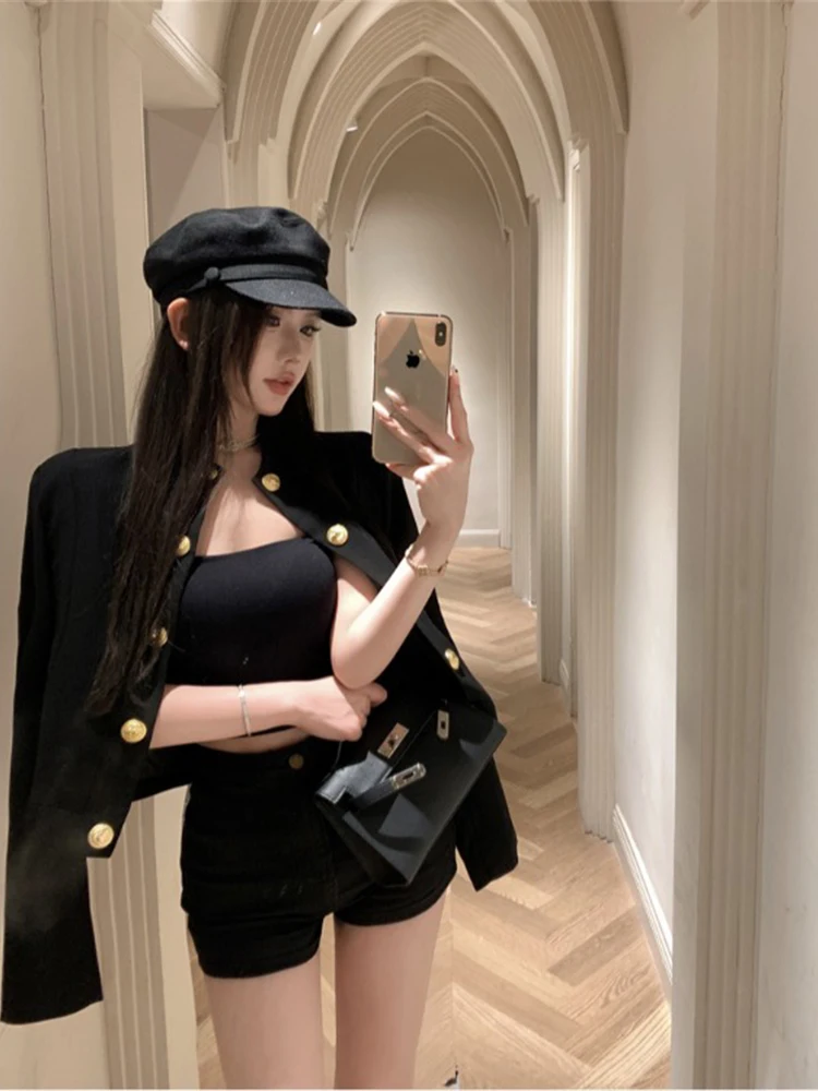 Elegant Lightweight Gold Buttoned Women's Jacket Early Spring Little Fragrance Style Design Shoulder Pad Slimming Top Cardiga...
Elegant Lightweight Gold Buttoned Women's Jacket Early Spring Little Fragrance Style Design Shoulder Pad Slimming Top Cardiga...