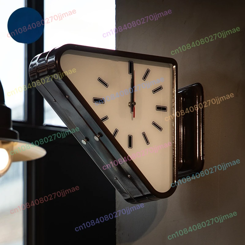 Металлические двусторонние треугольные настенные часы, настенные бесшумные часы, простое украшение стены
Металлические двусторонние треугольные настенные часы, настенные бесшумные часы, простое украшение стены