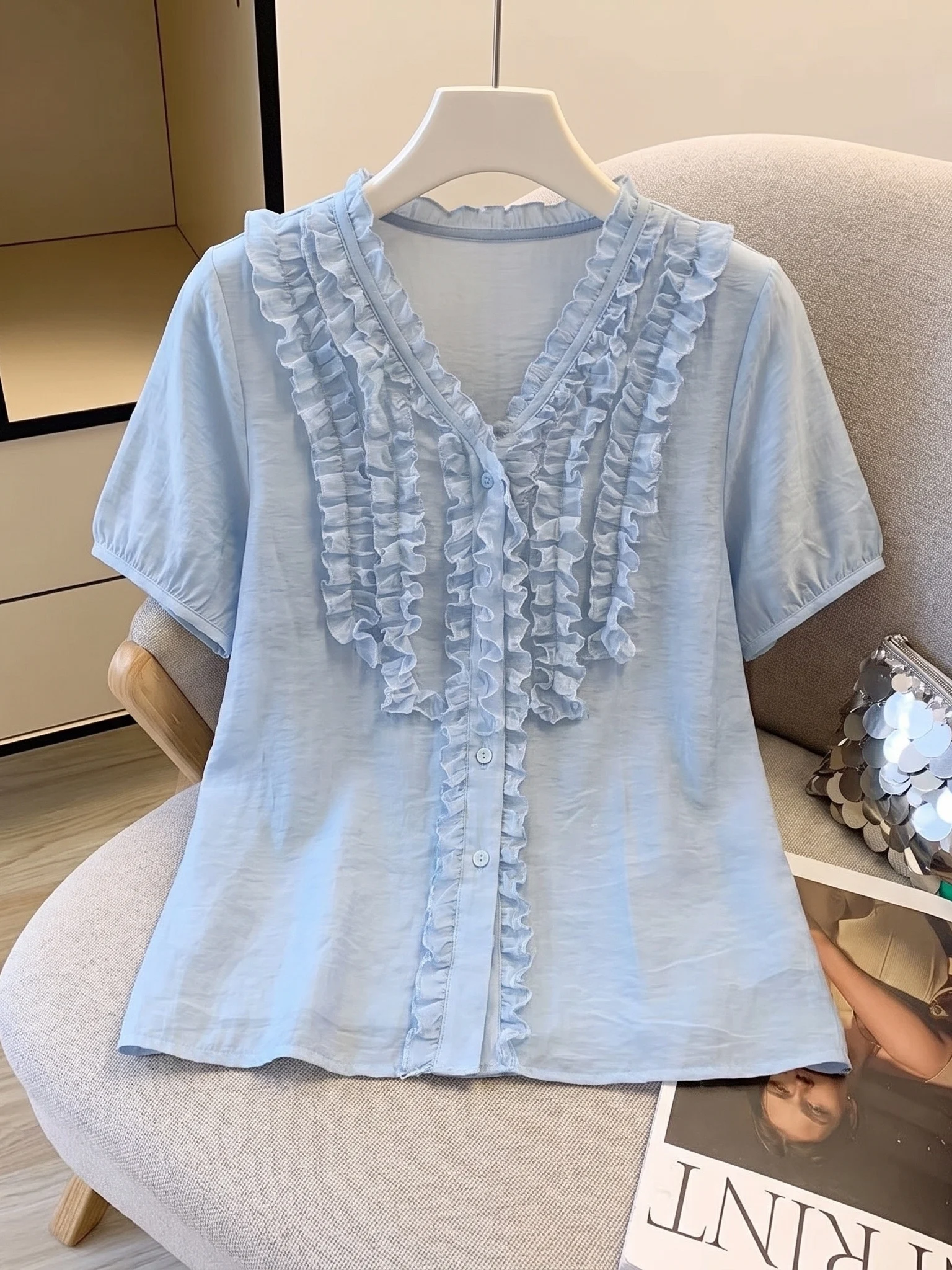Light Blue V-neck Short Sleeve Shirt Women's Summer New Style plus Size Flounce Top Korean Version Loose Fit Commute Wind
Light Blue V-neck Short Sleeve Shirt Women's Summer New Style plus Size Flounce Top Korean Version Loose Fit Commute Wind