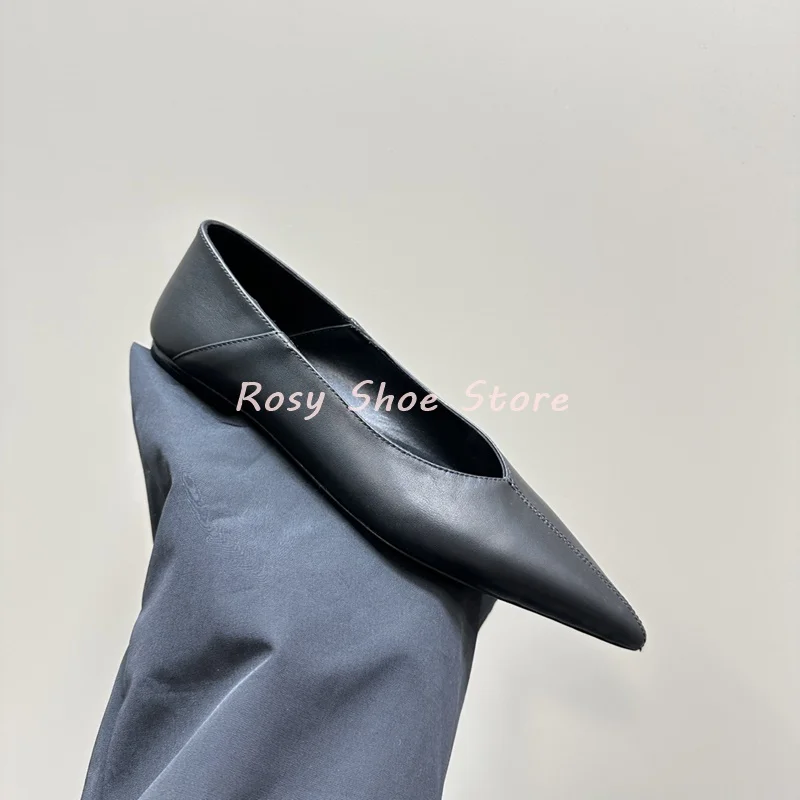 Pointed Toe V-Shaped Mouth Leather Crystal Inlaid Leopard Print Trendy Single Shoes Office Lady Concise Daily Matching Shoes
Pointed Toe V-Shaped Mouth Leather Crystal Inlaid Leopard Print Trendy Single Shoes Office Lady Concise Daily Matching Shoes