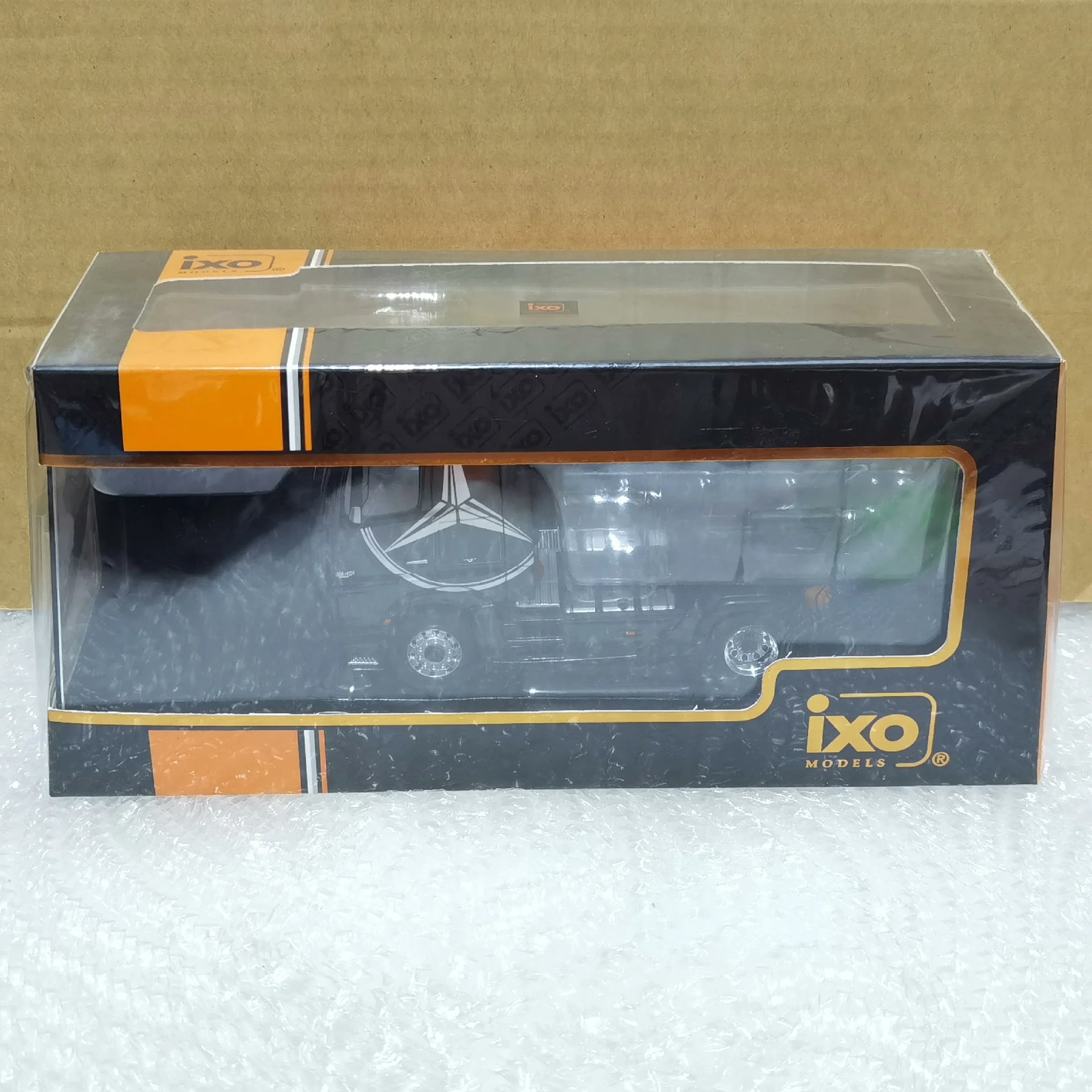Box Cracking Diecast IXO 1/43 Scale BENZ Actros MP4 2012 Trailer Truck 42 Alloy Car Model
Box Cracking Diecast IXO 1/43 Scale BENZ Actros MP4 2012 Trailer Truck 42 Alloy Car Model