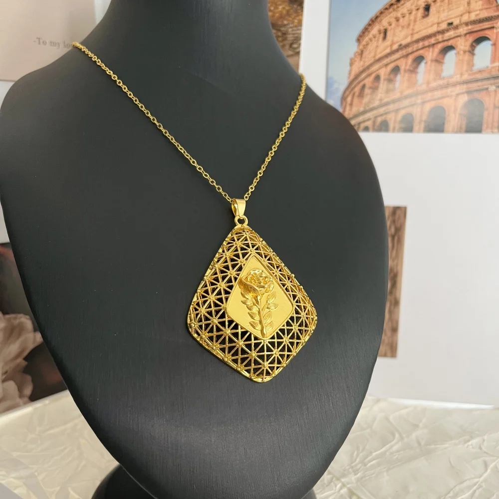 Luxury Arabic Islamic Fashion Big Pendant 24k Gold Plated New Square Queen Necklace Pendants Dubai Bridal Wedding Jewelry
Luxury Arabic Islamic Fashion Big Pendant 24k Gold Plated New Square Queen Necklace Pendants Dubai Bridal Wedding Jewelry