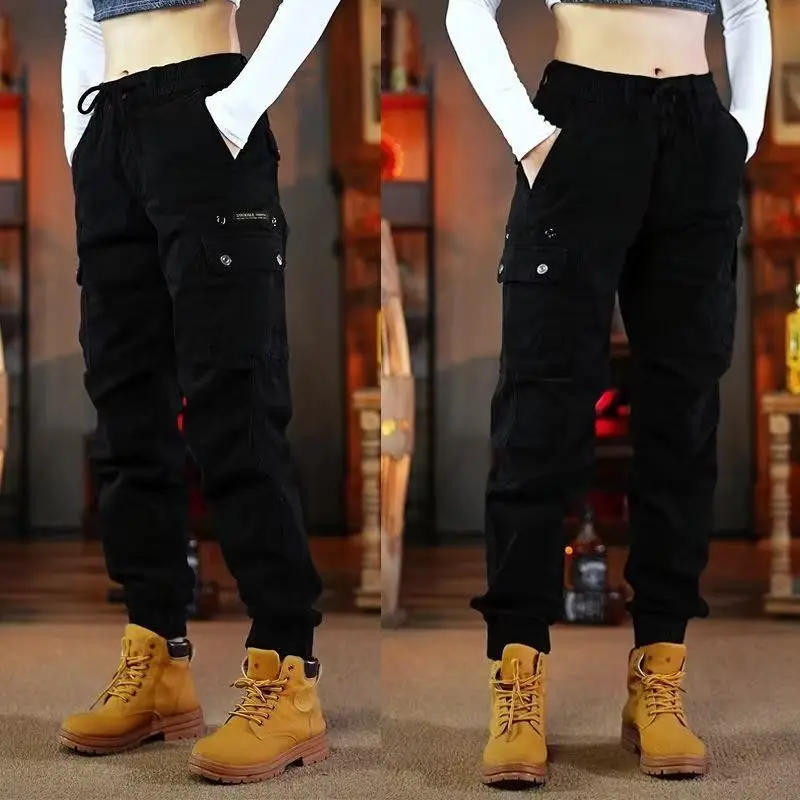 Ретро-американские рабочие брюки для мужчин, повседневные брюки с множеством карманов, свободный крой, эластичный пояс, полиэстер, осень-зима.
Ретро-американские рабочие брюки для мужчин, повседневные брюки с множеством карманов, свободный крой, эластичный пояс, полиэстер, осень-зима.