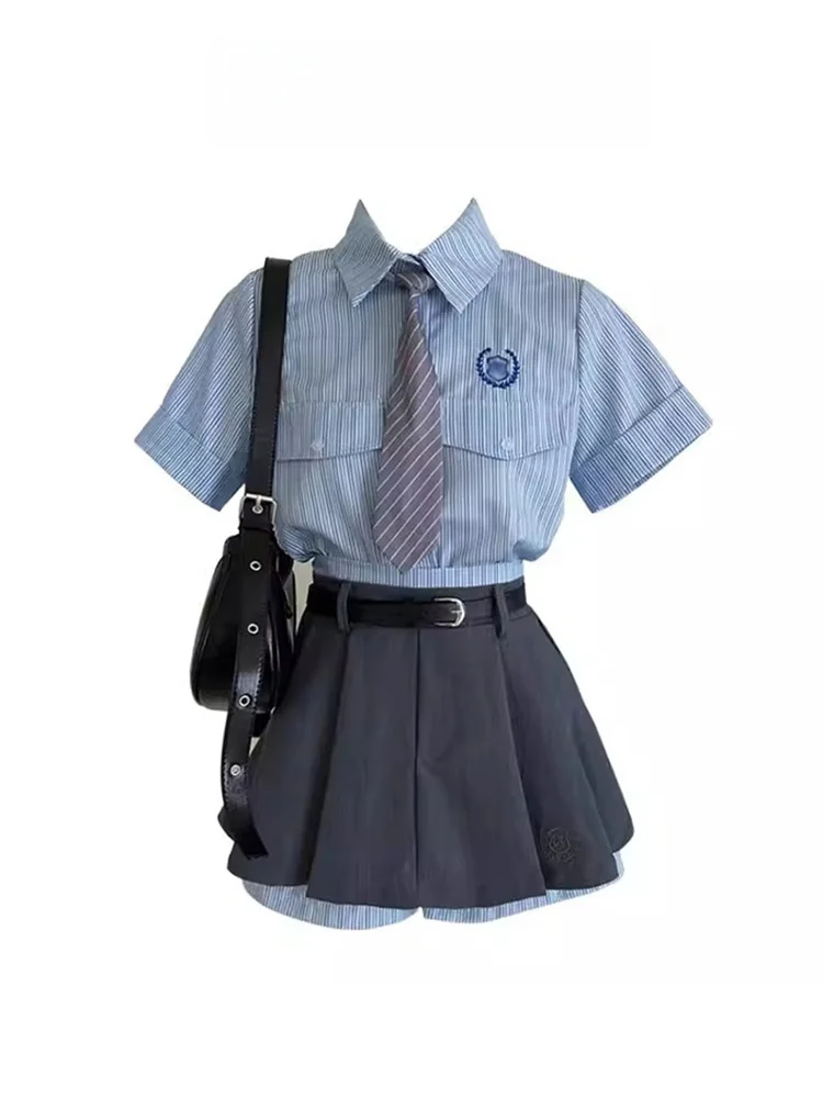 Новый летний комплект Sle College Wind JK, женская плиссированная юбка в полоску ort Sve, комплект из двух предметов, корейский дизайн, моющийся
Новый летний комплект Sle College Wind JK, женская плиссированная юбка в полоску ort Sve, комплект из двух предметов, корейский дизайн, моющийся