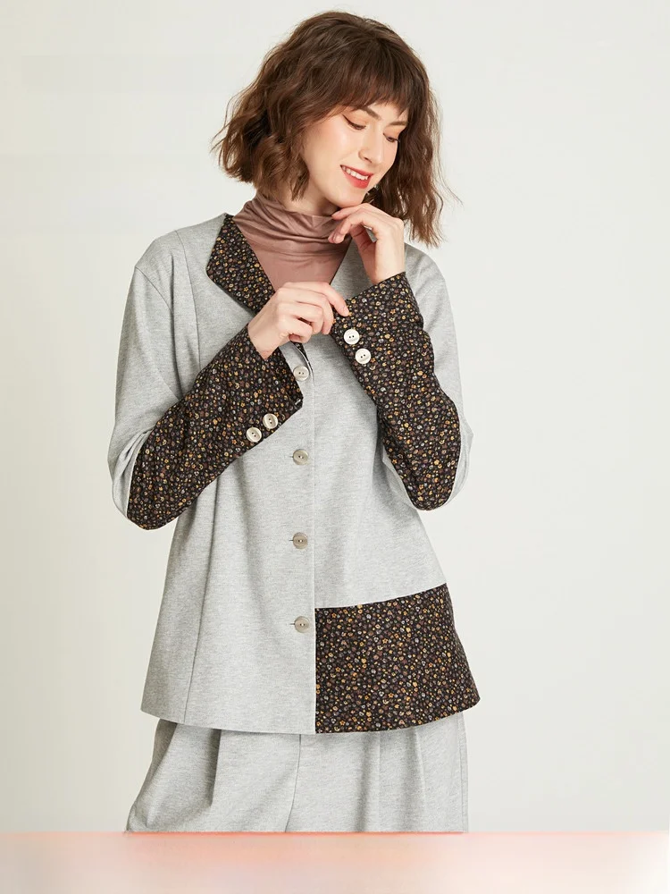 Модный асимметричный жакет с отложным воротником на одной пуговице для женщин, повседневный, из полиэстера и хлопка.
Модный асимметричный жакет с отложным воротником на одной пуговице для женщин, повседневный, из полиэстера и хлопка.