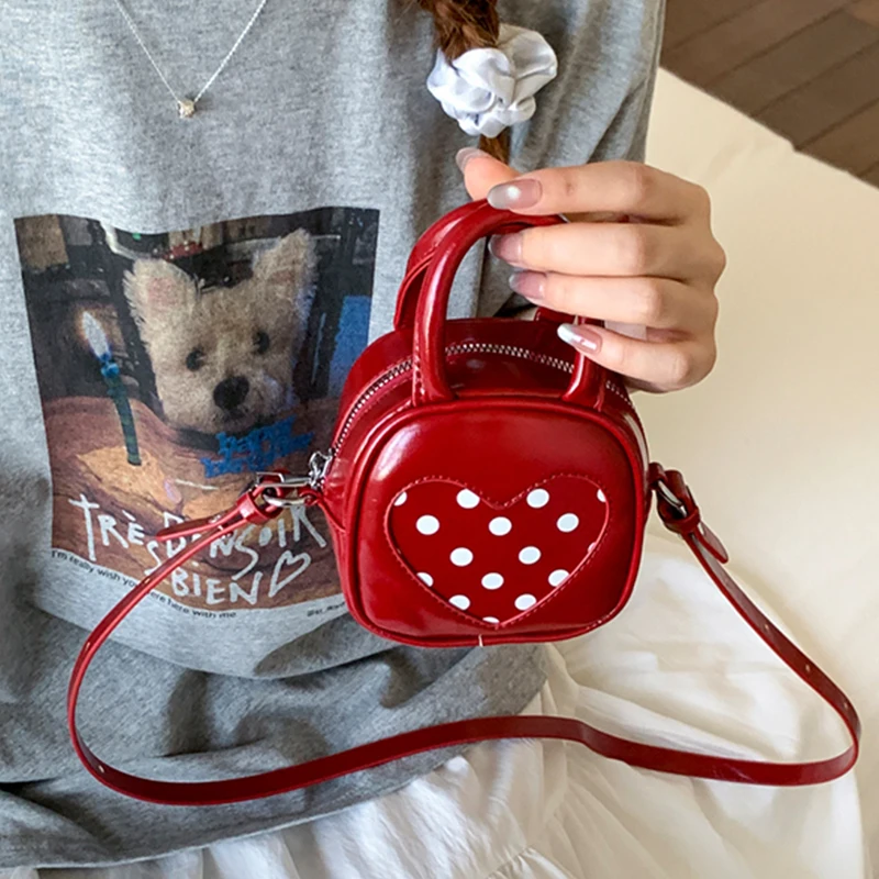 Heart Pattern Dot Red Mini Handbag Summer New Korean Niche Exquisite High End Commute Crossbody Bags Fashion Box Underarm Bag
Heart Pattern Dot Red Mini Handbag Summer New Korean Niche Exquisite High End Commute Crossbody Bags Fashion Box Underarm Bag