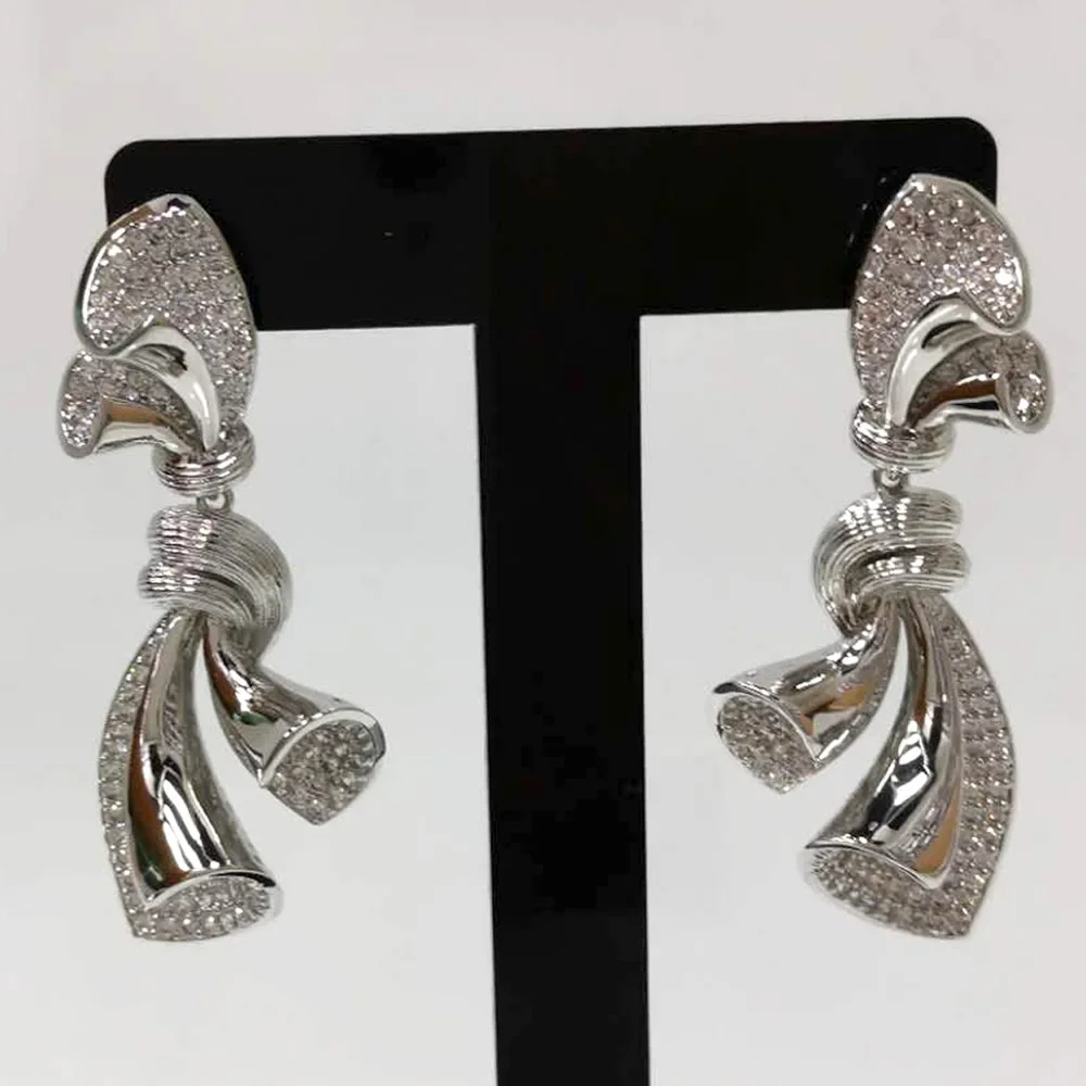 Soramoore Dubai Luxury Bowknot Pendant Earrings For Women Lady Anniversary Gift Jewelry Wholesale Valentine's Day Jewelry
Soramoore Dubai Luxury Bowknot Pendant Earrings For Women Lady Anniversary Gift Jewelry Wholesale Valentine's Day Jewelry