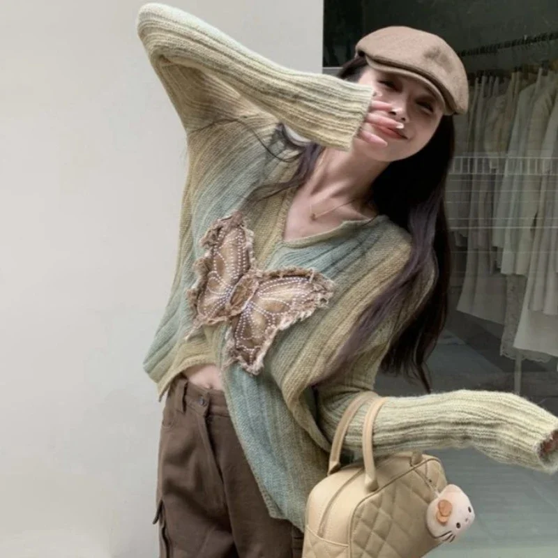 Design of Butterfly Embroidery Knitwear with Wasteland Style Slim-fit blouse Spring and Autumn fashion women's commuting
Design of Butterfly Embroidery Knitwear with Wasteland Style Slim-fit blouse Spring and Autumn fashion women's commuting