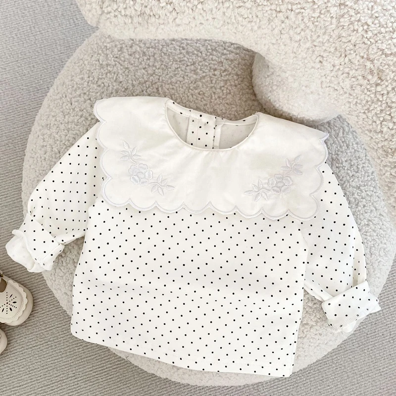 New autumn baby clothing, 0-3 year old female baby, embroidered big collar base T-shirt
New autumn baby clothing, 0-3 year old female baby, embroidered big collar base T-shirt