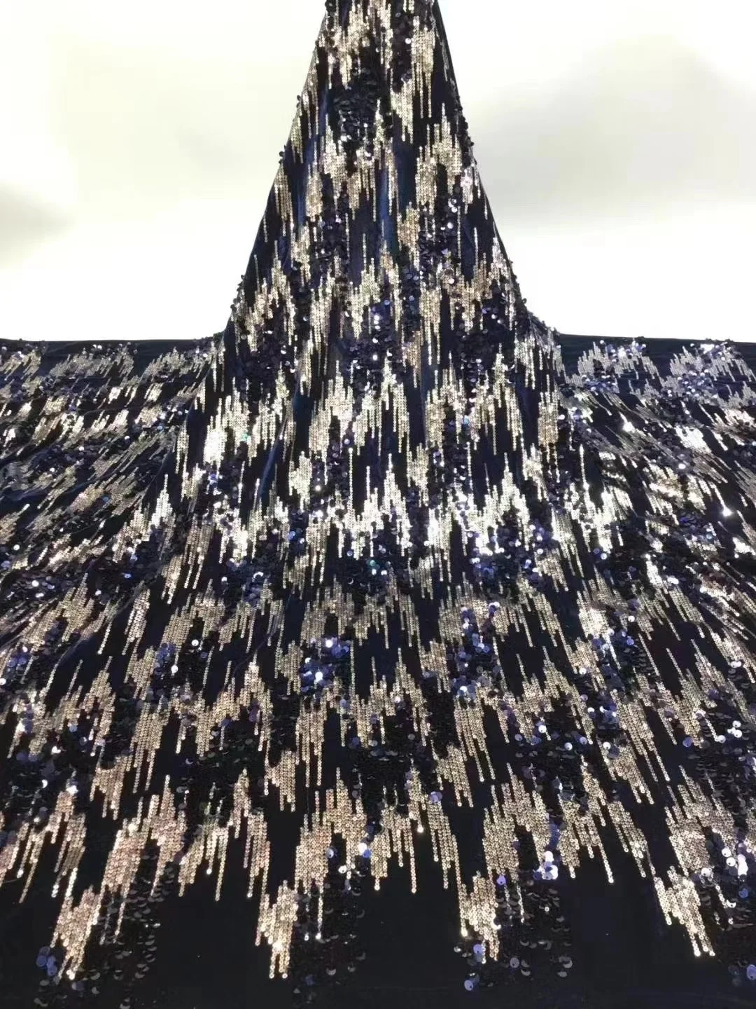 Luxury African Sequins Lace Fabric High Quality 5 Yards French Lace Fabric Nigerian Lace Fabrics With Colorful Sequins For Dress
Luxury African Sequins Lace Fabric High Quality 5 Yards French Lace Fabric Nigerian Lace Fabrics With Colorful Sequins For Dress