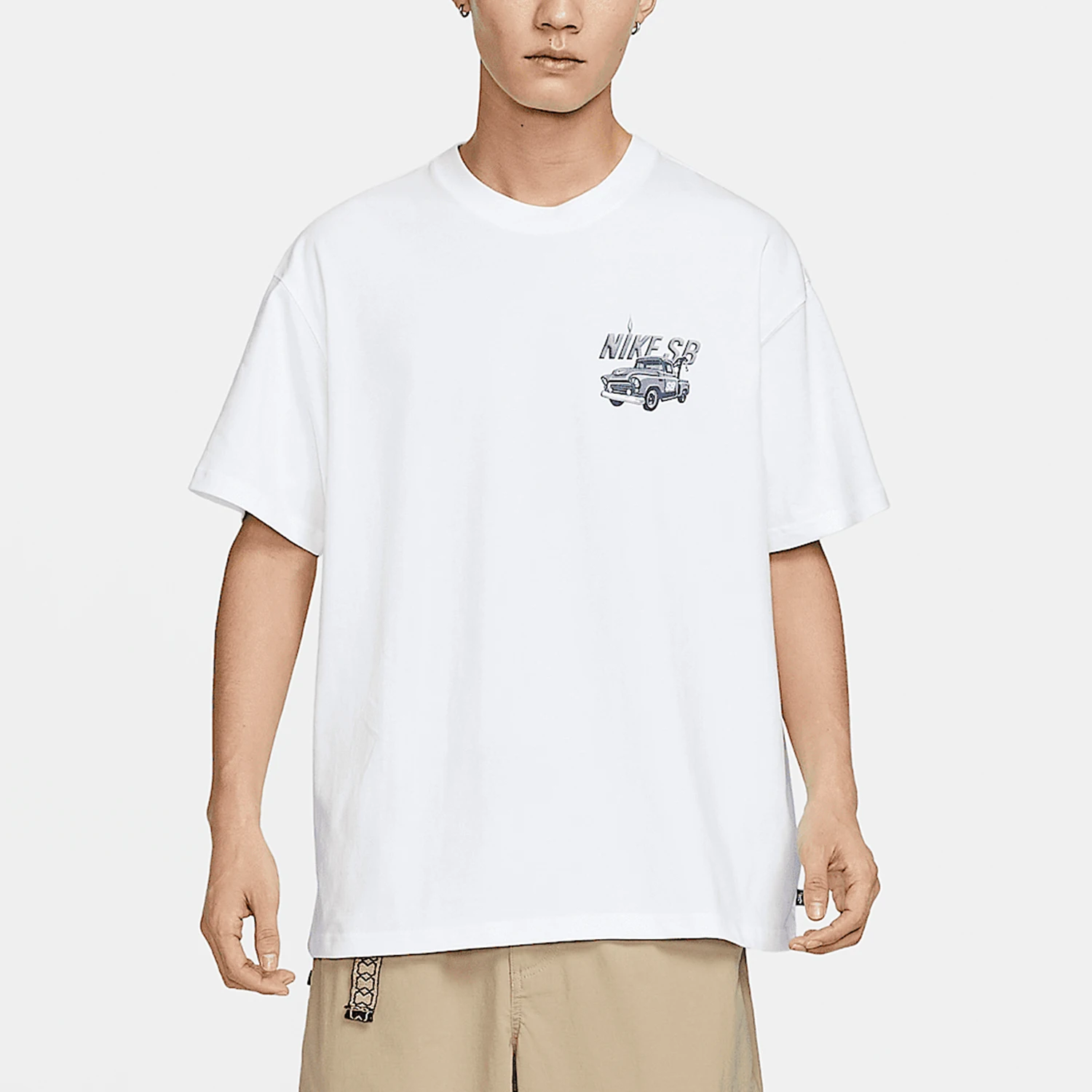 Nike подлинная летняя новая мужская спортивная повседневная футболка с круглым вырезом и короткими рукавами HJ0821-100
Nike подлинная летняя новая мужская спортивная повседневная футболка с круглым вырезом и короткими рукавами HJ0821-100