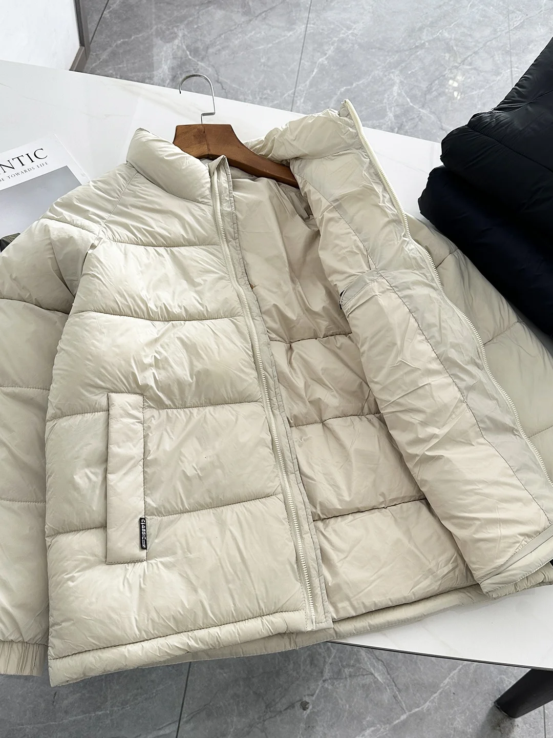 600 Fill Power Lightweight Casual Men's Cotton Jaet Stand Collar All-Match Sportswear Faionable Urban Sle Long Sve
600 Fill Power Lightweight Casual Men's Cotton Jaet Stand Collar All-Match Sportswear Faionable Urban Sle Long Sve