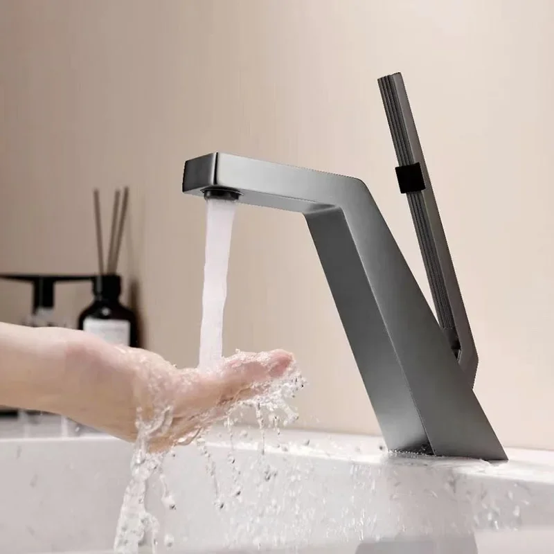 Металлический латунный смеситель для ванной комнаты, туалета, раковины, настенный смеситель для воды
Металлический латунный смеситель для ванной комнаты, туалета, раковины, настенный смеситель для воды