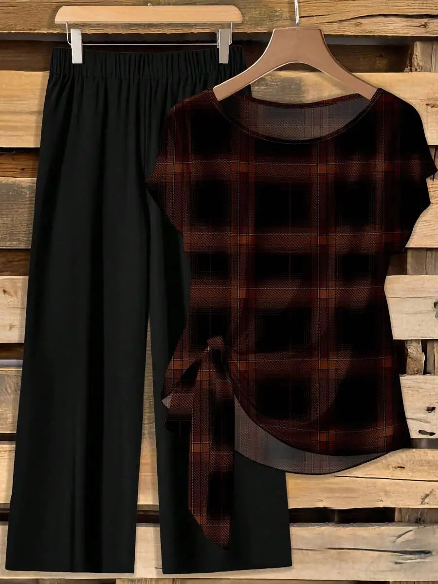 Women's Plaid Print Top with Side Tie Bow & Black Loose Straight Leg Pants 2-Piece Set
Women's Plaid Print Top with Side Tie Bow & Black Loose Straight Leg Pants 2-Piece Set