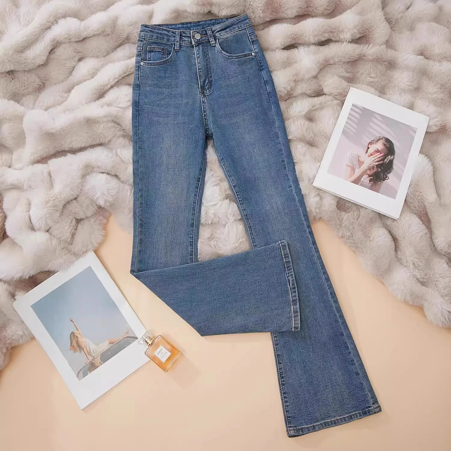 High Waist Bell Bottom Jeans Women's Loose Fit Long Pants Spring Summer 2025 New Retro Style Cotton Stretch Denim Jeans
High Waist Bell Bottom Jeans Women's Loose Fit Long Pants Spring Summer 2025 New Retro Style Cotton Stretch Denim Jeans