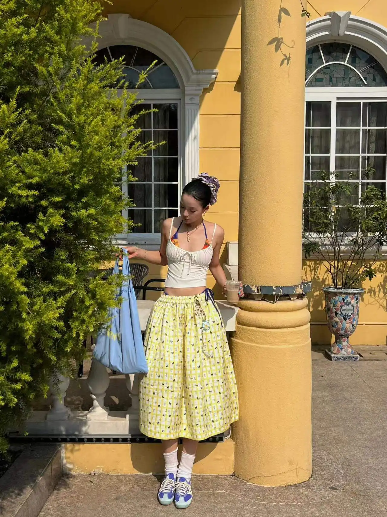 Желтая юбка миди с цветочным принтом и эластичным поясом, универсальная, для лета 2025, в стиле «французский кэжуал», приталенная, для праздников
Желтая юбка миди с цветочным принтом и эластичным поясом, универсальная, для лета 2025, в стиле «французский кэжуал», приталенная, для праздников