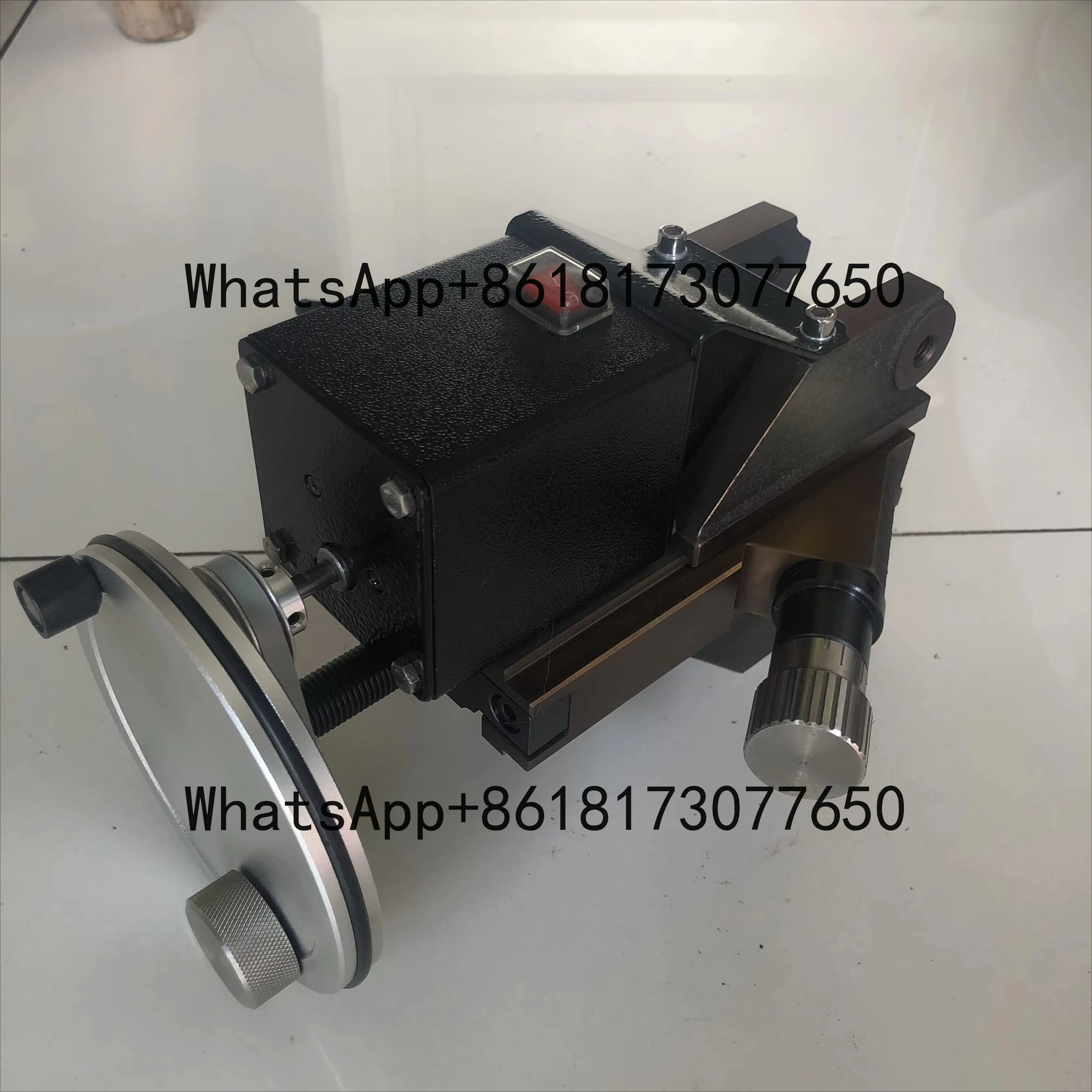 Accessories of AM8700 Disc Aligner Brake Lathe Machine Brake Disc Lathe Brake Disc Drive Unit
Accessories of AM8700 Disc Aligner Brake Lathe Machine Brake Disc Lathe Brake Disc Drive Unit