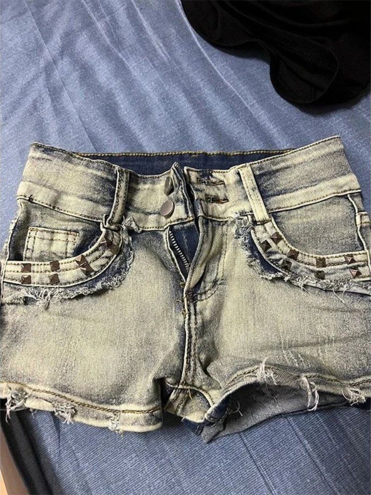 American Style Rivet Shorts Women Fashion Skinny Hotsweet Club Girl Pockets Casual Sexy Feminine Summer Streetwear Vintage Y2k
American Style Rivet Shorts Women Fashion Skinny Hotsweet Club Girl Pockets Casual Sexy Feminine Summer Streetwear Vintage Y2k