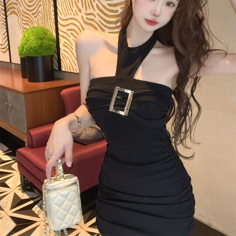 Black Metal Buckle Halter Neck Sexy Backless Short Skirt Women's High Waist Bodycon Dress Korean Style Summer Commute Pure Color
Black Metal Buckle Halter Neck Sexy Backless Short Skirt Women's High Waist Bodycon Dress Korean Style Summer Commute Pure Color