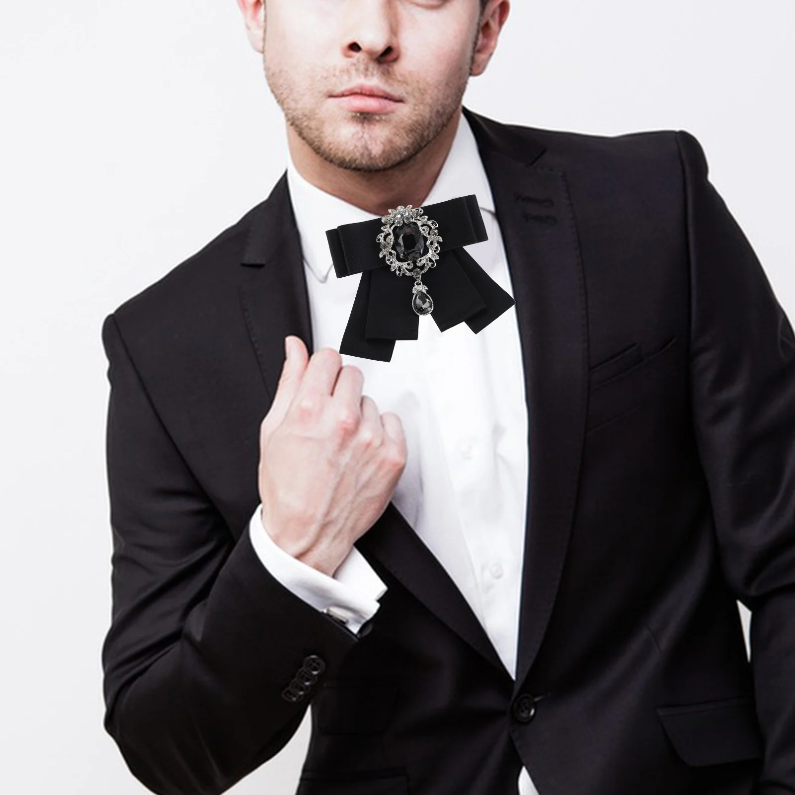 Rhinestone Bowknot Pre-Tied Bow Tie Brooch For Men Wedding Party Accessories Groomsmen Formal Suit Corsage Jewelry Vintage Style
Rhinestone Bowknot Pre-Tied Bow Tie Brooch For Men Wedding Party Accessories Groomsmen Formal Suit Corsage Jewelry Vintage Style