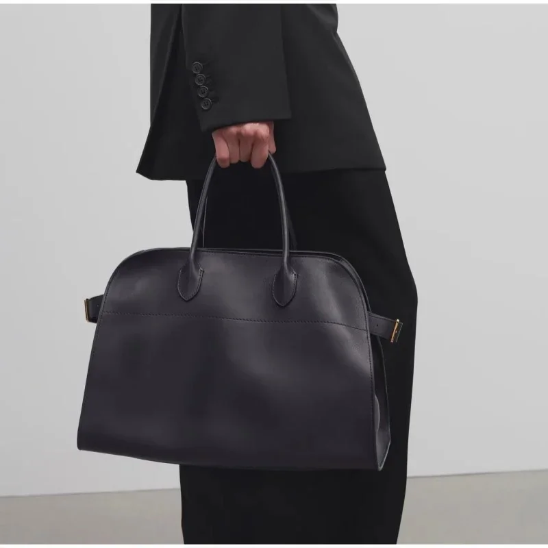 Women Luxury Boston Handbag, Europe And America Lychee Pattern High-end Top Handle Bag Fashion Female Suede Briefcase Tote Bag
Women Luxury Boston Handbag, Europe And America Lychee Pattern High-end Top Handle Bag Fashion Female Suede Briefcase Tote Bag