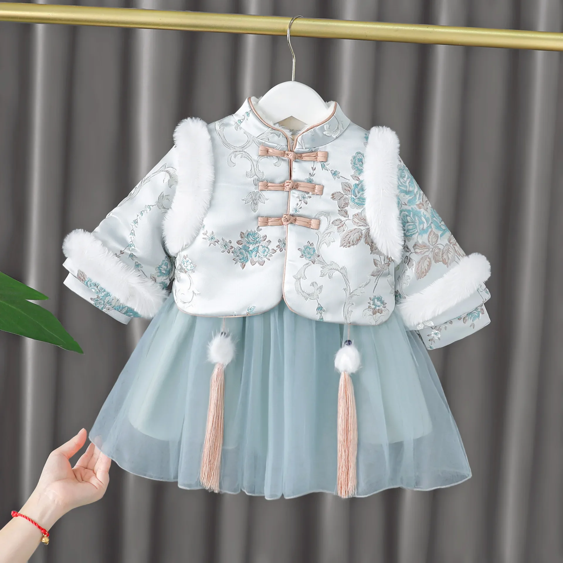 Princess Baby Girls Tang Suit Clothes Winter Warm Thickened Velvet Top + Dress Chinese Traditional Infant New Year Clothing Set
Princess Baby Girls Tang Suit Clothes Winter Warm Thickened Velvet Top + Dress Chinese Traditional Infant New Year Clothing Set