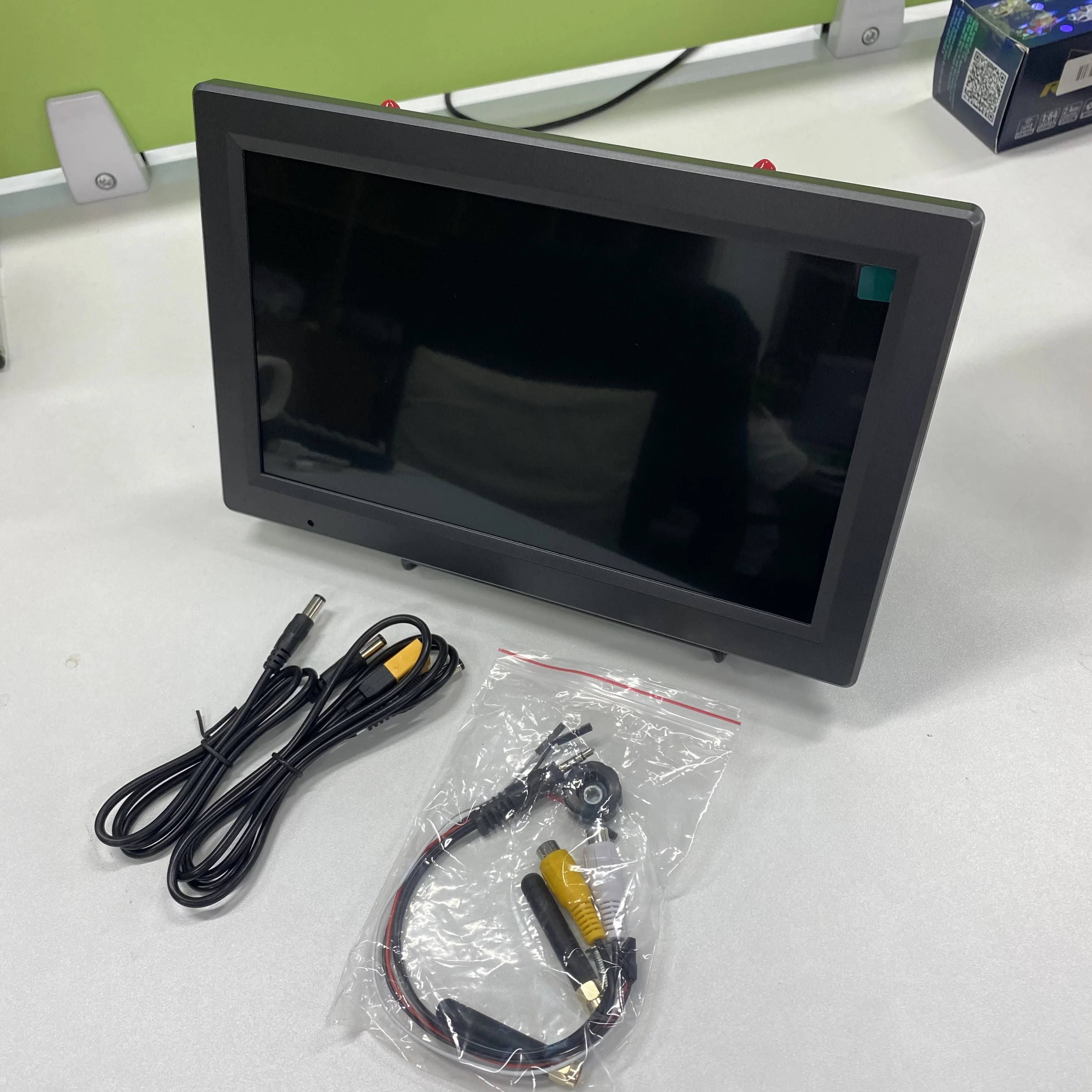Hawkeye Captain H 3IN1 FPV Monitor 1000LUX 6G 7G 8G 232CH Auto Search with DVR FPV Monitor
Hawkeye Captain H 3IN1 FPV Monitor 1000LUX 6G 7G 8G 232CH Auto Search with DVR FPV Monitor