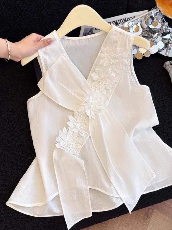 Elegant White Sleeveless Shirt Women's Summer 2026 New Style Floral Decoration Heavy Embroidery Korean Version Loose Fit
Elegant White Sleeveless Shirt Women's Summer 2026 New Style Floral Decoration Heavy Embroidery Korean Version Loose Fit