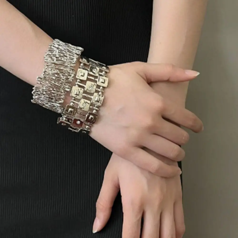 Metal Wide Elastic Bangle Minority Design Alloy Rhinestone Bangles Jewelry Accessories Europe American Style
Metal Wide Elastic Bangle Minority Design Alloy Rhinestone Bangles Jewelry Accessories Europe American Style
