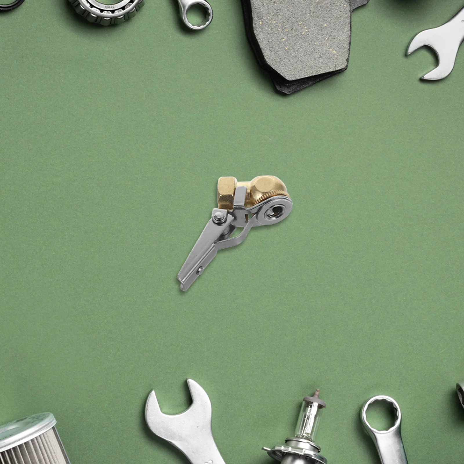 Инструмент для накачки автомобильных шин с фиксирующим патроном, насадка с внутренней резьбой для эффективного накачивания и ремонта, универсальная пневматическая
Инструмент для накачки автомобильных шин с фиксирующим патроном, насадка с внутренней резьбой для эффективного накачивания и ремонта, универсальная пневматическая