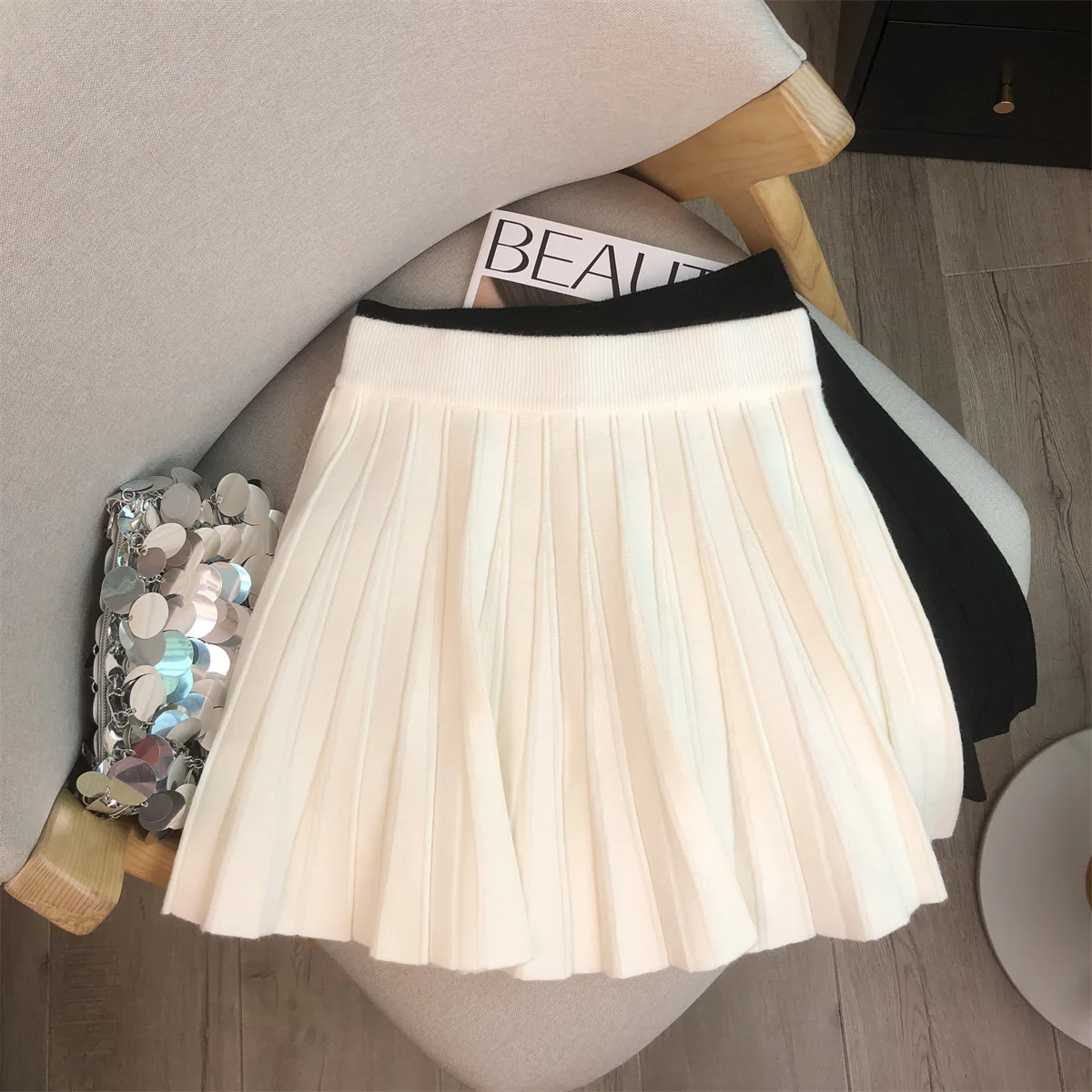 Осень-зима, женская вязаная плиссированная утягивающая эластичная юбка-миди, элегантный свитер трапециевидной формы с высокой талией, закрывающий живот, короткие юбки
Осень-зима, женская вязаная плиссированная утягивающая эластичная юбка-миди, элегантный свитер трапециевидной формы с высокой талией, закрывающий живот, короткие юбки