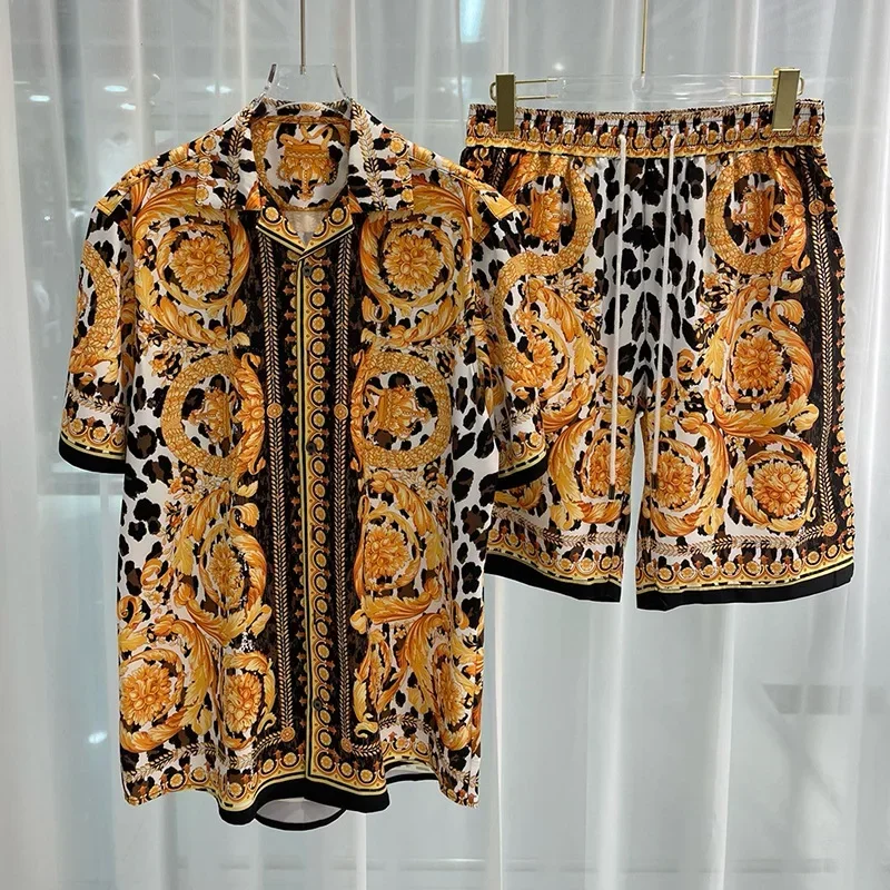 New Luxury Royal Men Sets Vintage Pattern 2 Piece Shorts Suit Casual Oufits Leopard Printed Short Sleeve Shirts Ropa Para Hombre
New Luxury Royal Men Sets Vintage Pattern 2 Piece Shorts Suit Casual Oufits Leopard Printed Short Sleeve Shirts Ropa Para Hombre