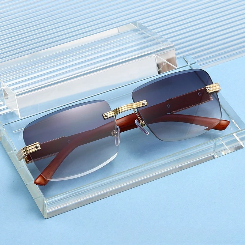 2026 New European Style Leopard Rimless Cut Edge Sunglasses Men High-end Business Metal Wood Grain Square Glasses
2026 New European Style Leopard Rimless Cut Edge Sunglasses Men High-end Business Metal Wood Grain Square Glasses
