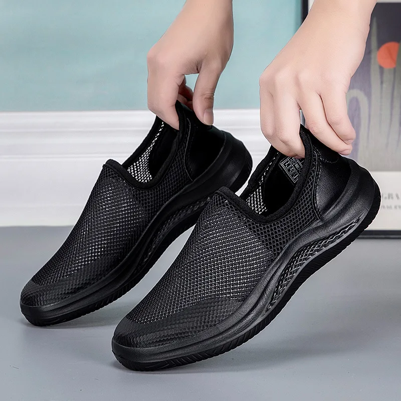 New men's casual Sneakers shoes breathable mesh shoes comfortable and lightweight casual sports shoes
New men's casual Sneakers shoes breathable mesh shoes comfortable and lightweight casual sports shoes