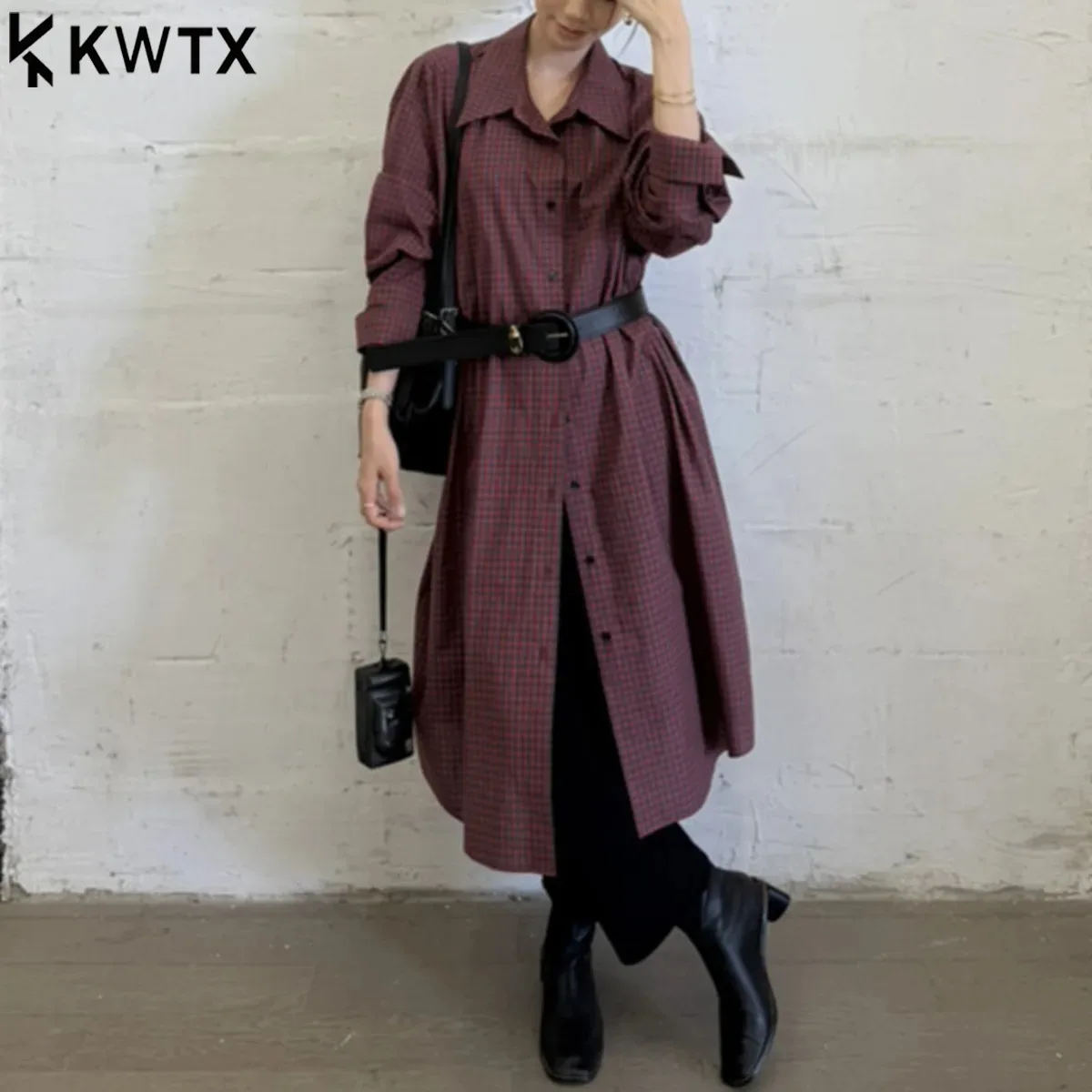 KWTX Women’s Vintage Plaid Lapel Shirt, High Quality Material, Comfortable Chic Casual Oversized Fit Retro Style
KWTX Women’s Vintage Plaid Lapel Shirt, High Quality Material, Comfortable Chic Casual Oversized Fit Retro Style