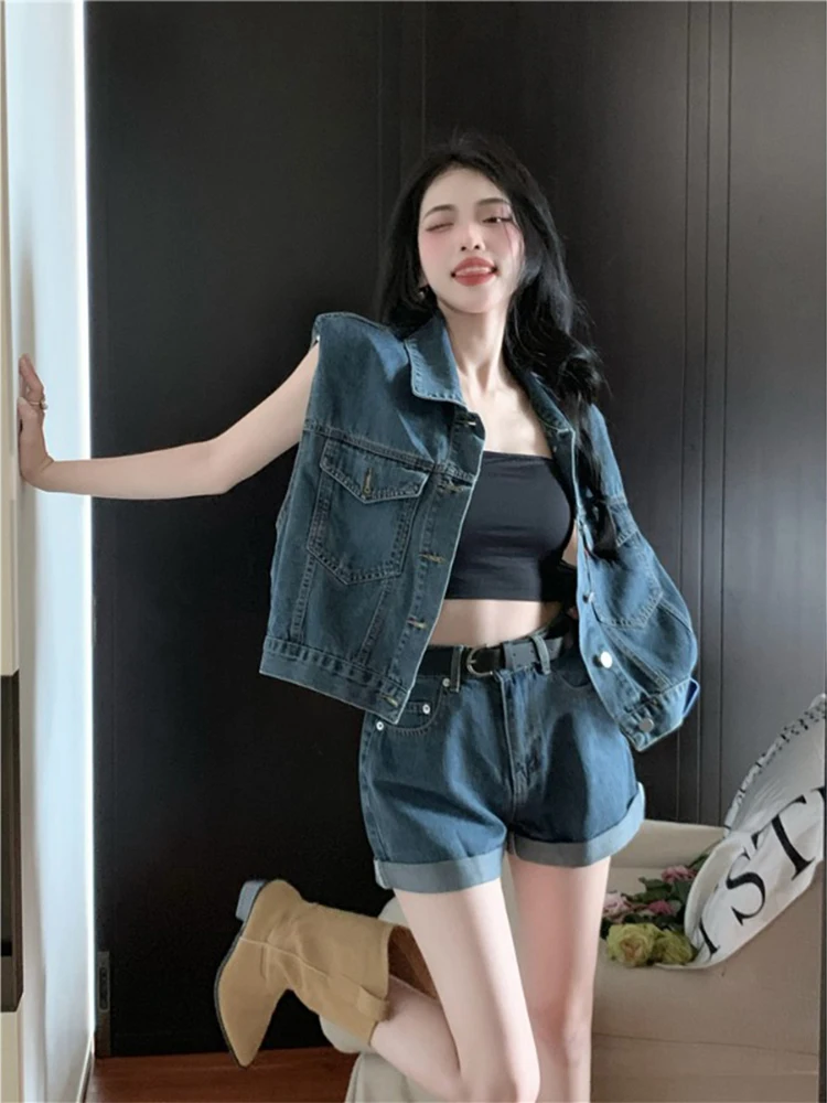Hong Kong style spicy girl denim suit women summer new personalized vest jacket wide leg shorts with belt two-piece set
Hong Kong style spicy girl denim suit women summer new personalized vest jacket wide leg shorts with belt two-piece set