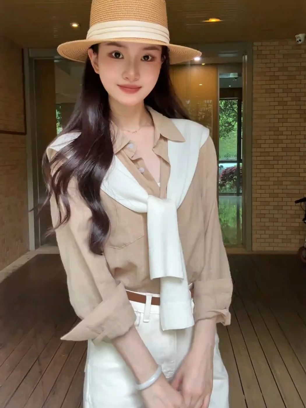 Loose Fit Long Sleeve Neck Shirt Women's Summer Casual Style Sun Protection Fashionable Design Cotton Linen Blend Top
Loose Fit Long Sleeve Neck Shirt Women's Summer Casual Style Sun Protection Fashionable Design Cotton Linen Blend Top