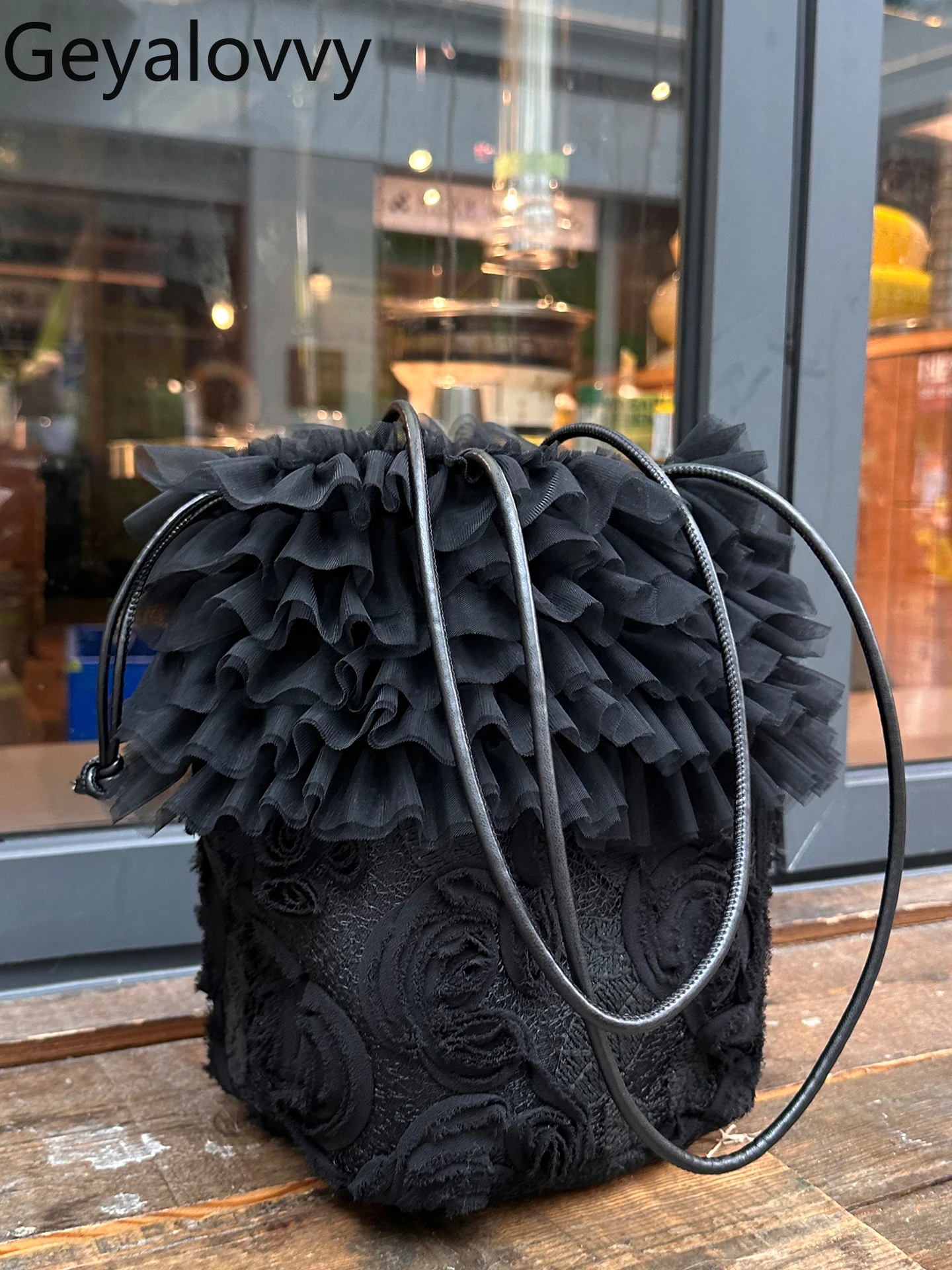 Niche High-End Versatile Shoulder Bag Femme Original Black Rose Mesh Puff Casual Handbag Fashion Elegant Women's Handbags
Niche High-End Versatile Shoulder Bag Femme Original Black Rose Mesh Puff Casual Handbag Fashion Elegant Women's Handbags