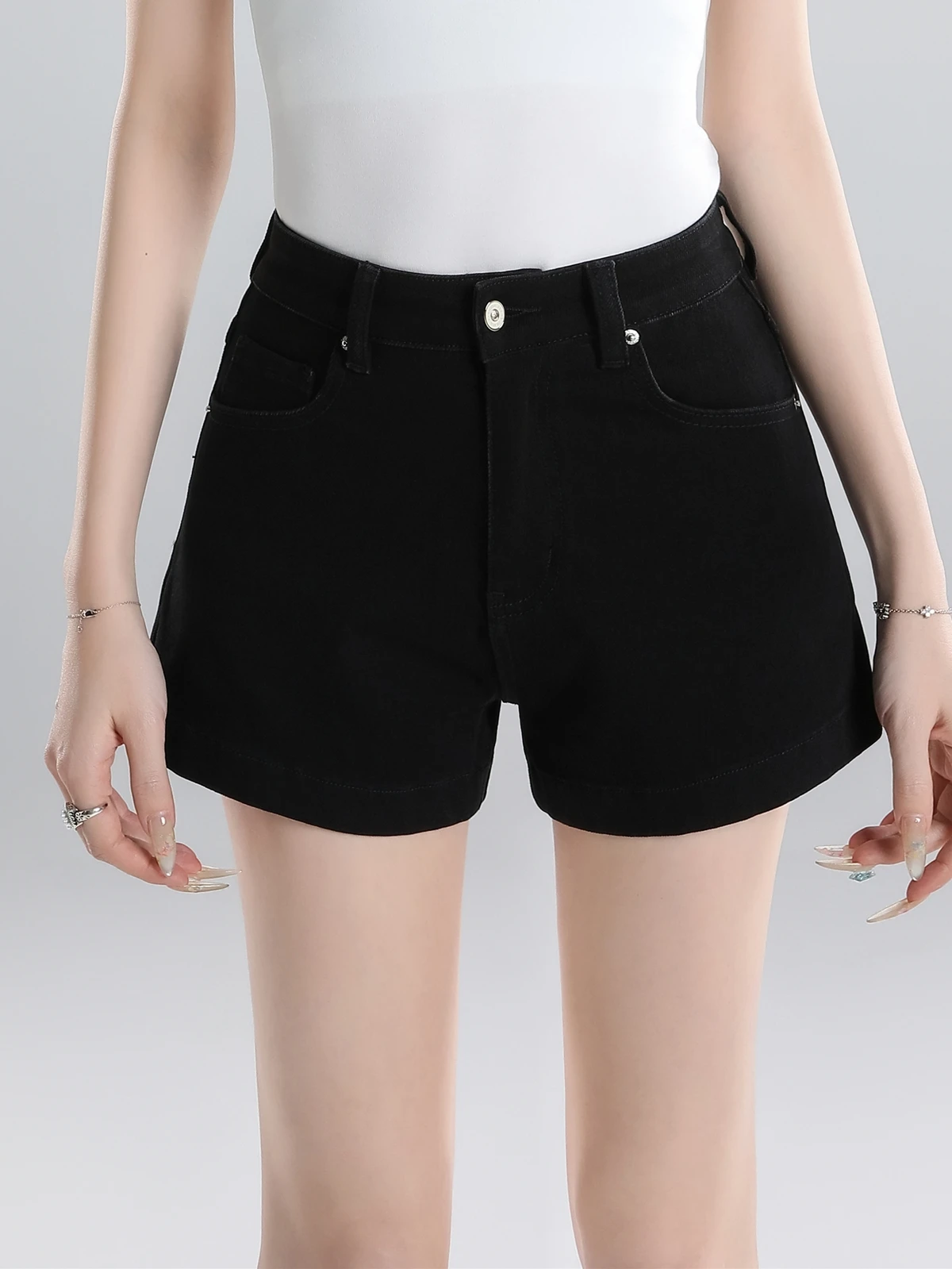 ZHISILAO Black High Waist Mini Denim Shorts Women Vintage Casual Slim Fit Jeans Shorts Summer 2026 Streetwear
ZHISILAO Black High Waist Mini Denim Shorts Women Vintage Casual Slim Fit Jeans Shorts Summer 2026 Streetwear