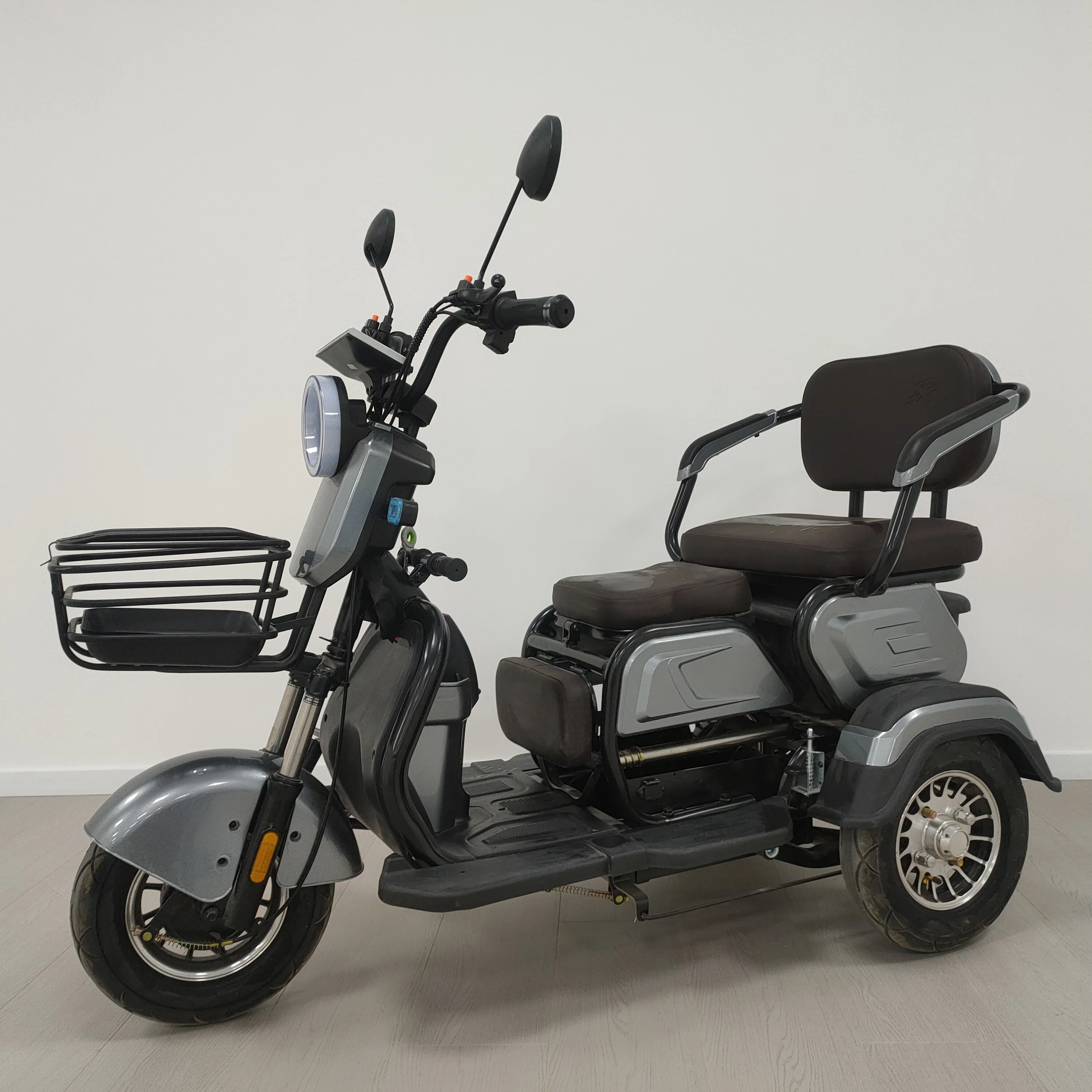 Hot Sale New Adult 3-Wheel Electric Tricycle From China Electric Tricycles
Hot Sale New Adult 3-Wheel Electric Tricycle From China Electric Tricycles