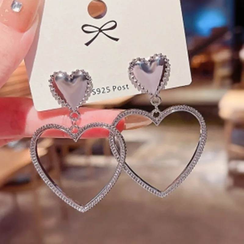 Drop Earring Women Fashion Hot Sale Hollow Out Lovely Jewelry Golden Color Heart Alloy Drop Girls High Quality Accessories
Drop Earring Women Fashion Hot Sale Hollow Out Lovely Jewelry Golden Color Heart Alloy Drop Girls High Quality Accessories
