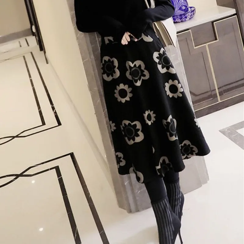 Women Autumn Winter Fashion Patchwork Floral Solid Color Knitting Skirt Women Clothes Elegant All-match Temperament A-line Skirt
Women Autumn Winter Fashion Patchwork Floral Solid Color Knitting Skirt Women Clothes Elegant All-match Temperament A-line Skirt